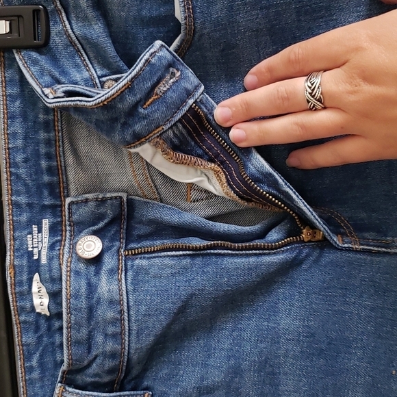 Old Navy power slim straight jeans, high rise, medium wash, raw hem, size 16 - Picture 5 of 7